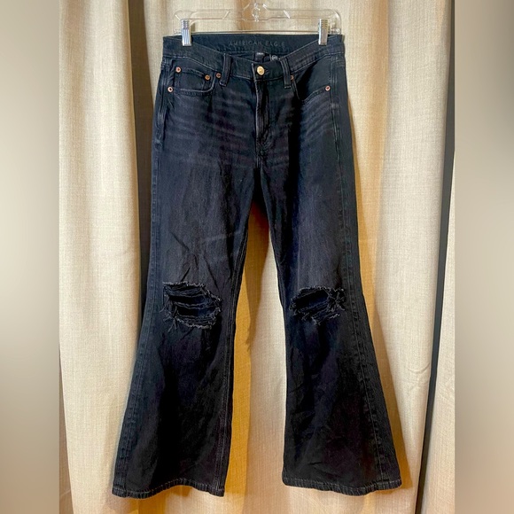 American Eagle Size 2 short Wide leg Flare Jeans - Picture 1 of 8